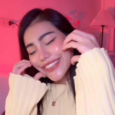 charlearozex's profile picture. WEE FAM 🏳️‍🌈🇦🇺