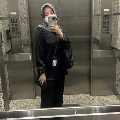 livingabroad789's profile picture. 