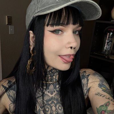 I'm not a clown, I'm the entire circus.
Code GOBLIN at @gamersupps 💖
contact: goblingarbagettv@gmail.com