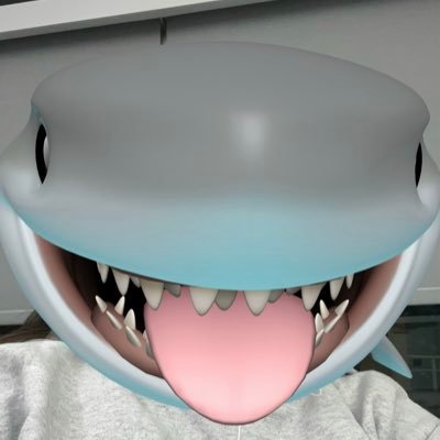 Sarachicha4's profile picture. 19 - she/her - omg marine science 🐠