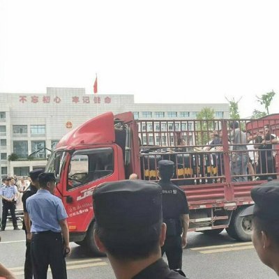 習總他深愛著中國，如同波爾佈特深愛著高棉，張獻忠深愛著四川，他是一個有使命感的人😈
習總對鬧中來說是降臨派