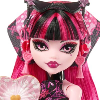 malibupetals's profile picture. enya archives | i like salads A LOT