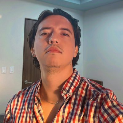 Mis pensamientos son estrellas con las que no puedo formar constelaciones. Instagram: alexissibrian