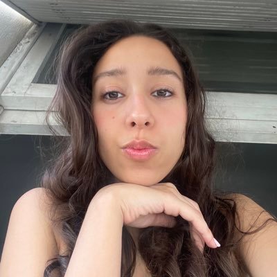 Nuclear engineer in the making. Passionate ballet dancer. Midnight reader. Unapologetic thinker. Peatsloping everyday. Art is beauty and beauty is life.