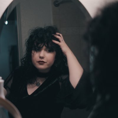 disabled & queer sociologist researching health issues in my communities and beyond. i’m kinda like if robert smith knew he’s sooo babygirl. (they/them)🏳️⚧️ ☭