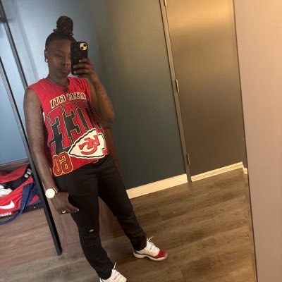 ‘I love and want to breathe love into life, I am just a canvas of my warrior soul.Feed My Soul, Mind,Stimulate Me on Levels Never Touchable!’ -BJX 🐘