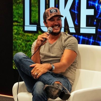 meeetwithluke's profile picture. LB Management since 2016. Mind of Country boy Album - Out Now.