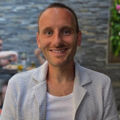 34 ans.
Préfère le futur au passé.
🧠👨🏻💻💼 @InseeFr
🚗🔌⚡️ @Frandroid & @numerama
Je parle comme un expert de choses que je ne connais pas.