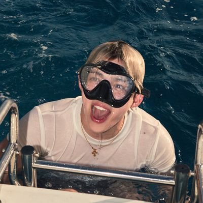 _moonvibes__'s profile picture. 21 | I love see fanarts