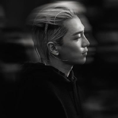 ★, 🎙 “Scutcheon of Valor” / (1988.) Beneath the effulgence, he resonates with aubade. Intriguing as an unparalleled member of BIGBANG. The maestro, Taeyang.