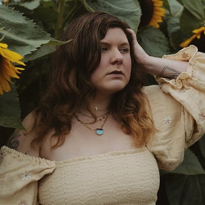 kikiwauthor's profile picture. Fantasy author in line-editing hell. Therapist with a sense of humor. Come for the pirates, stay for the feelings. ⚔️❤️‍🔥