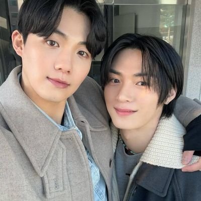MultiStan ❤️
Fan de T/C/J/K BL 🏳️🌈
Fan de T/C/J/K drama ✨️