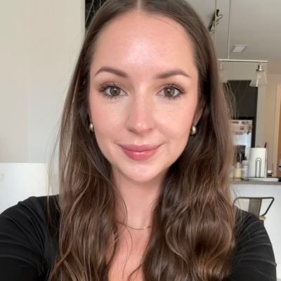 mellaniirose's profile picture. Jus here for the news ✌🏼💕🙏 ✨ Find me on TT @melaniirose_