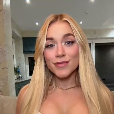 Bella530555's profile picture. 