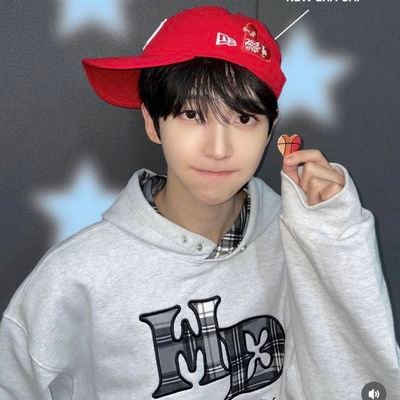 #KickFlip @kickflip_jype
•she/her• 🇵🇭filo 🇵🇭
ult bias: Donghyeon🐰
#킥플립 #동현 #Donghyeon