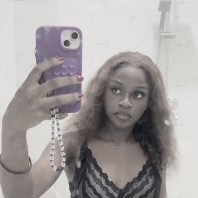 🇫🇷 divorced mom of 4 || elon godmother || model & athlete 📩: ohangwakams@gmail.com