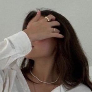 Lolo122_a's profile picture.