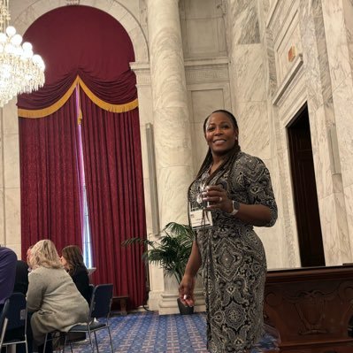 iamdrtoya's profile picture. 