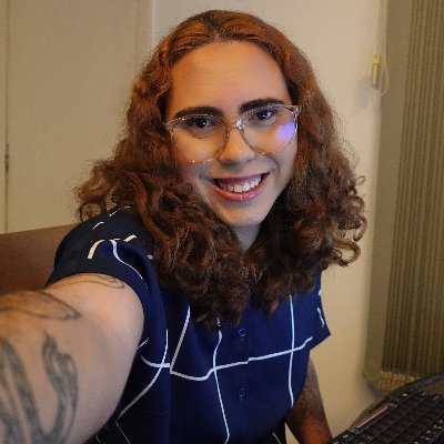 apresentador e tedxspeaker | construo futuros acessíveis no além da rampa, podcaster no daria um tweet ♿️ | 💍 @relaxabb 💌 dudu@tambor.biz