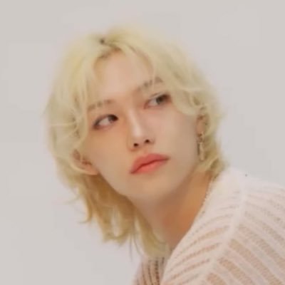 Isaac_Woahzz's profile picture. dis: mr._.w0ahzz , ftm faggot, weird, mentally unstable, 24