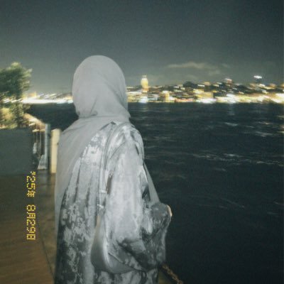 _gunes_'s profile picture. 