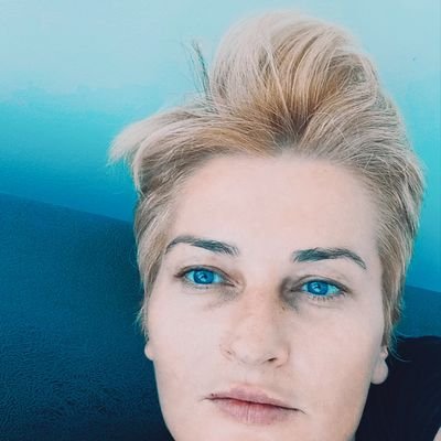nedensiz_4's profile picture. Birine bakıp çıkcam belki de çıkmam💥Kendi kendime konuşuyorum takılma.