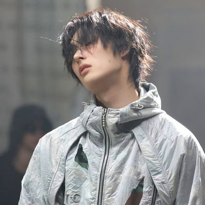 The 6th Pirate King since 1999° who goes through Wave & Illusion to Wonderland for Treasure & Answer with his beloved https://t.co/cXkorZGhGp Say My Name?