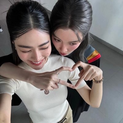 ~ Keep silent like the stars, always wonder like the sky ~ Only you #LingOrm 💜 00K #LinglingKwong 🪽🦮 Orm #OrmKornnaphat🦋🍳