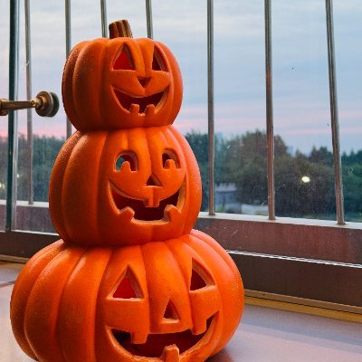 ChainisVerse's profile picture. Web3 Growth｜Events｜Data Insights.
A maker, here to talk crafts, life & beautiful things.
On-chain notes, off-chain life.