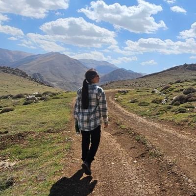 saaaaarvravan's profile picture. با من از باران بگو، از صدای باد و سبزی درختان