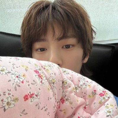 2yue0l's profile picture. ⠀⠀⠀⠀우민 / 코르티스 / 아일릿