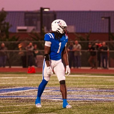 C/o ‘26 ~ Return Specialist ~ ATH ~ 3.2 GPA ~ 4.31 40 ~ 10.85 100m ~ 1st team all conference DB ~ 40” vert ~ 913-250-9696 ~ 21.7 Mph