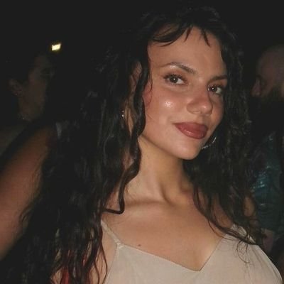 dafnekeenfernan's profile picture. you're not dreaming. yes it's me 🤭