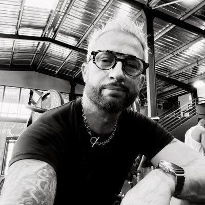 Eizo97's profile picture. 