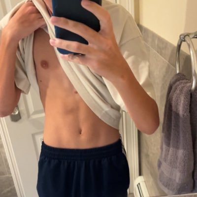 19 twink | only answering DMs from people near me or want to collab https://t.co/7qdksoXR2x