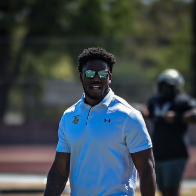 DL/OLBs @SJDCFootball | UTSA Alum | Mississippi Native | #DontNobodyCare #EBE