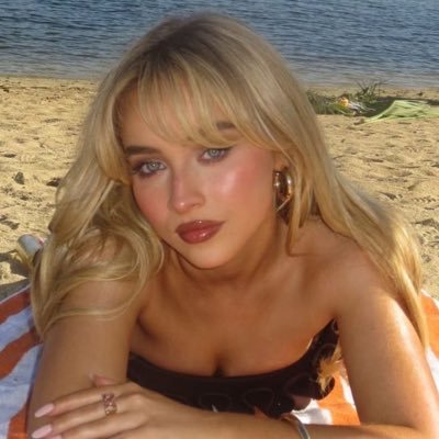 sabrinaslov3's profile picture. minors do NOT interact.