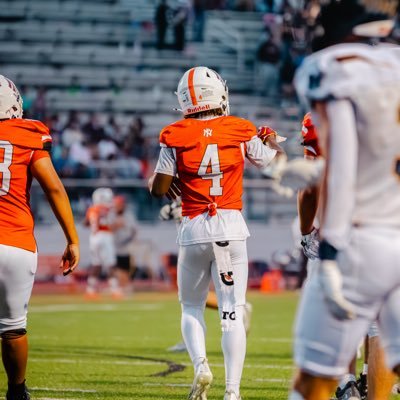 5ft10| 175 lbs | c/o 2027|200m dash - 21.67| 100m dash - 10.63|@pnhuskieFB| Wr/Db| Head Coach: @CoachTwichPn| @motorcitytc - Track club|40yd dash 4.4|