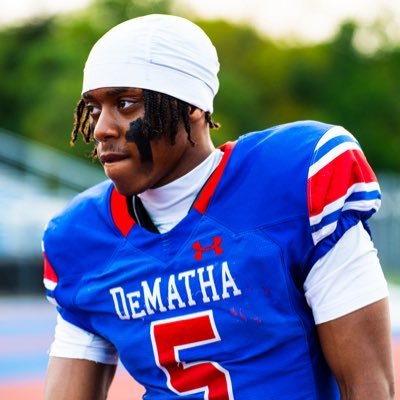 3⭐️ | Wide Receiver 26’ / Track @ DeMatha | 5’11 175 lbs | 4.32 40yd | lavarkeys85@gmail.com | 301-789-7291 | @CoachMcGregor #🙏🏽 | RR @PennStateFball |