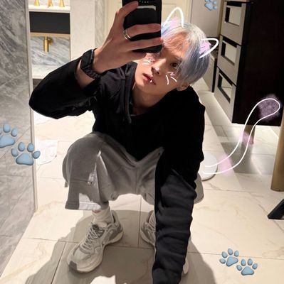 ✨️Black AF
✨ BLM
✨️🍉🇵🇸
✨ She/Her
✨ '98 liner!
✨️#2 l33 knower (#1 is hn jsng)
✨ 🔞MINORS DNI🔞 age in bio if u follow pls