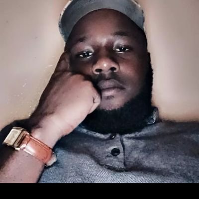 Rappeur,Sportif,Etudiant discipliné.
je folow back!!
Copa Barry a foutaise inh lui aussi il s'en vas mettre gardien devant chez lui quoi ?pff..