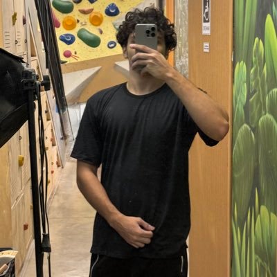 ArthurRomanov_'s profile picture. Programmer. (LuaU, JavaScript and Python)