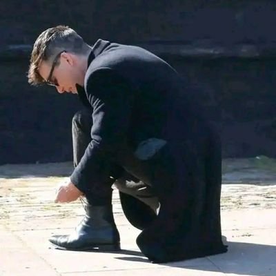 Ailail755659's profile picture. عندمـا أصبـح رئـيساً...... سـأفـتتـح كـل خـطـاباتـي بـهـذه الـعبــارة ..
اخي الـمــواطـن .. حـبيبتـي الـمــواطنـة☠