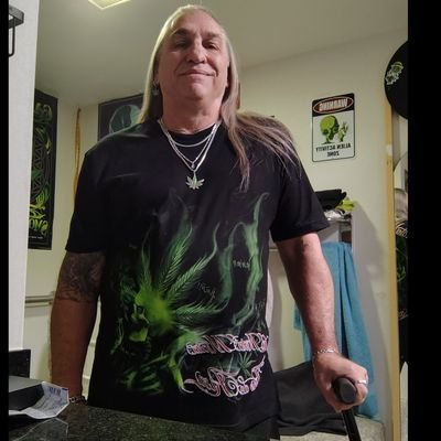 tad_bennett's profile picture. no posts, no comments, don't follow me