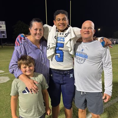 ‘27 DE, Edge, OLB, 6’3 225lbs Southside Christian School |nitro.rock@yahoo.com | 612-383-8388 | 4.4 gpa⭐️ LHP 1B co:2027 NCAA ID# 2501485944. I HATE QB’S !!!