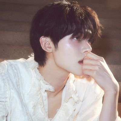 CupidTrace's profile picture. I want to do with you what spring does with the cherry trees.