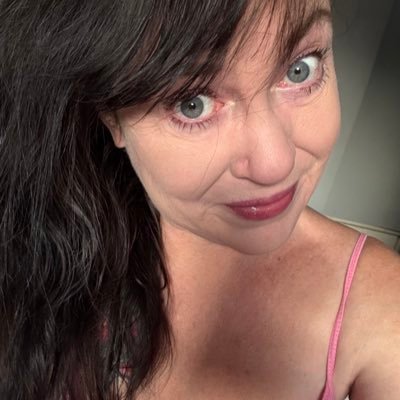 This is where you’re meant to write something interesting, but you got me. #mentalhealth #Gastroparesis #hypermobility My tummy doesn’t work but my brain does!