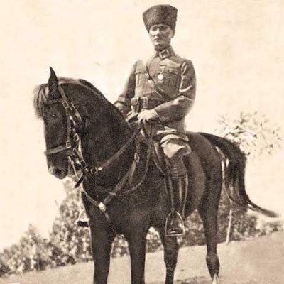 yusuftekin2525's profile picture. kardan Adam Kalbi Buzdan Adam…!             #Galatasaray💛❤️