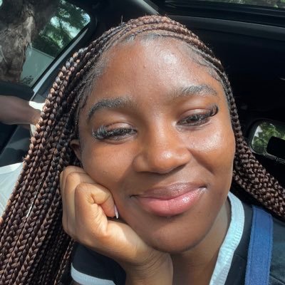 joelle_manyo's profile picture. petite/plant lover