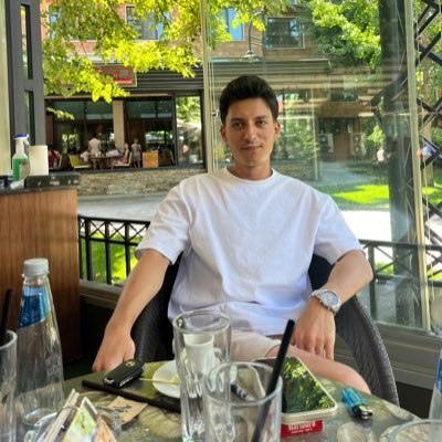 Biz, ilhamlarımızı gökten ve gâipten değil, doğrudan doğruya hayattan almış bulunuyoruz.